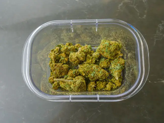 Local marijuana CBD dispensary Geneva pipes bongs